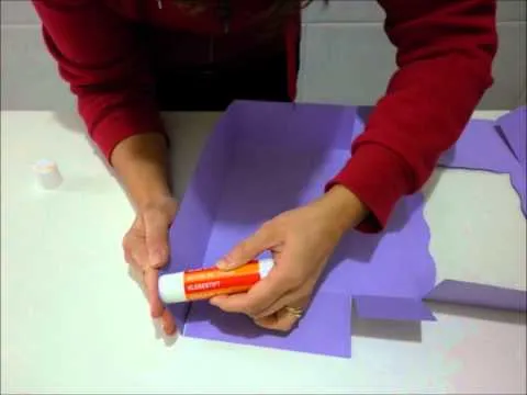 COMO HACER UNA CAJA PARA CUPCAKES - YouTube COMO HACER UNA CAJA PARA CUPCAKES - YouTube