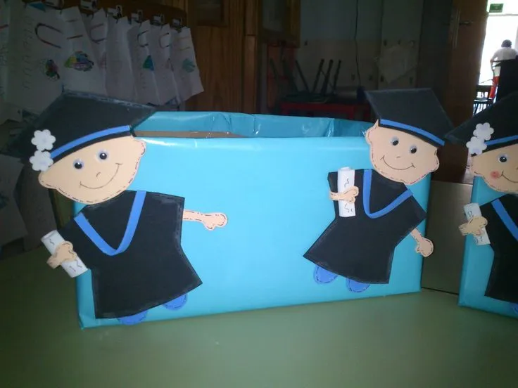 Caja para los diplomas de graduación | Manualidades goma eva ...