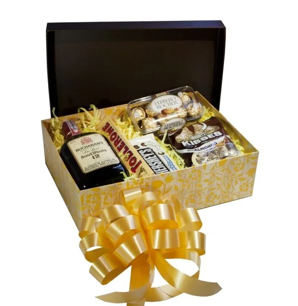 Caja de Regalo con Buchanans y Chocolates en Caja de Regalo #151 ...