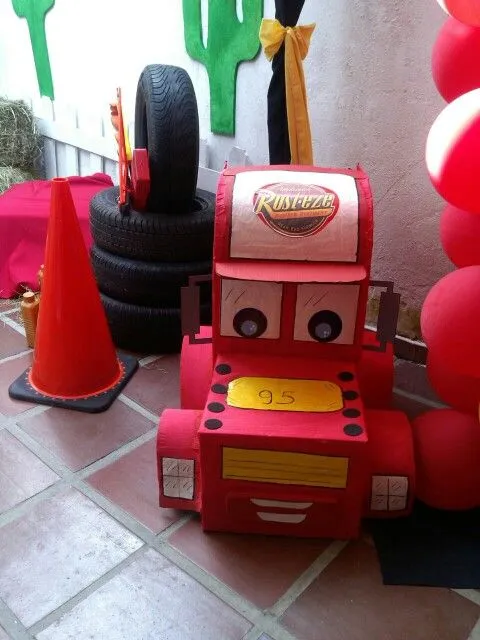 Caja de regalos de cars | Globos Cotillones Piñatas CajaDeRegalos ...