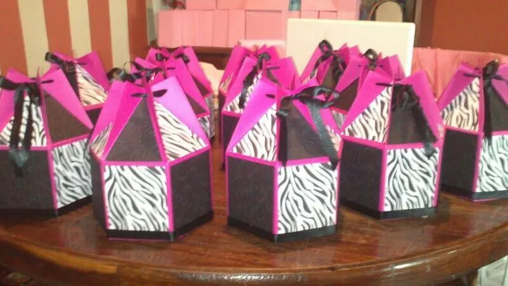 Cajas para cotillones, animal print | Mis trabajos | Pinterest ...