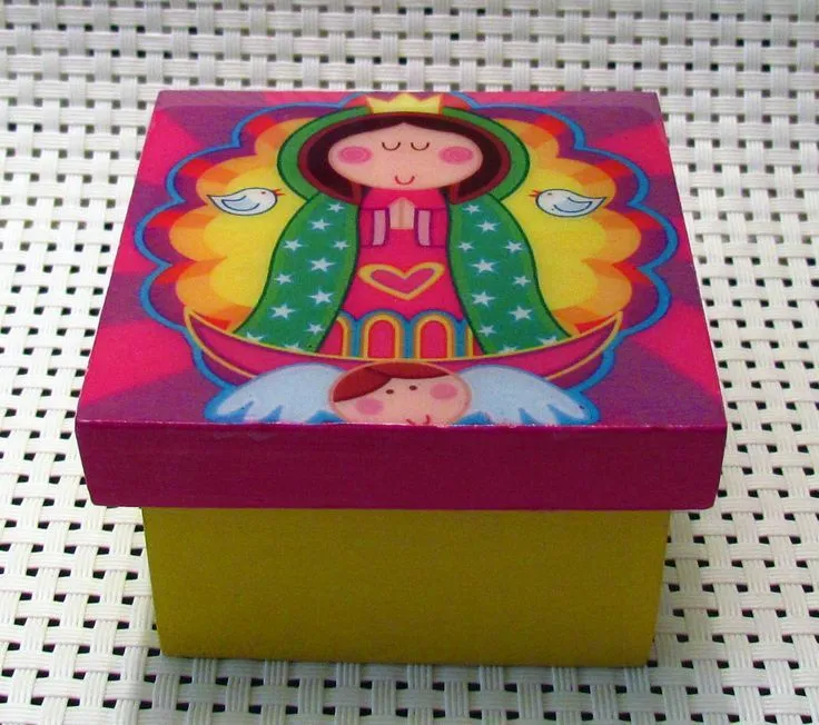Cajita decorativa en madera MDF con acabado de resina. Motivo ... Cajita decorativa en madera MDF con acabado de resina. Motivo ...
