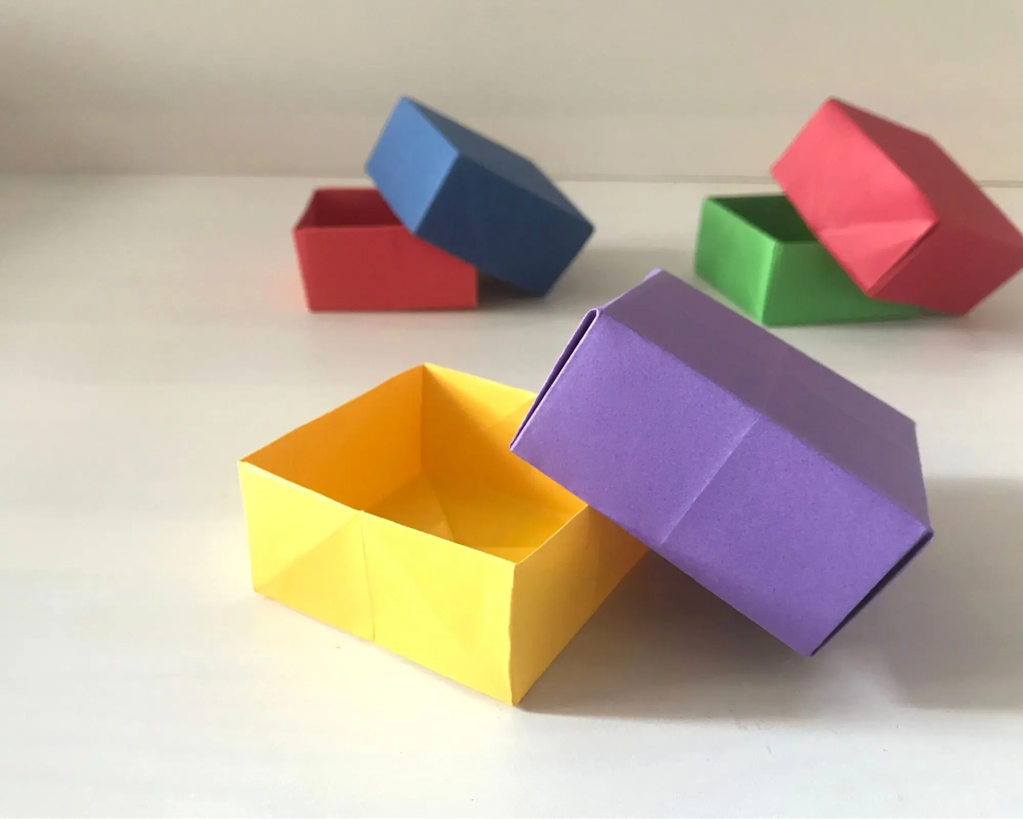 Cajita de origami básica - atelier savinarte Cajita de origami básica - atelier savinarte