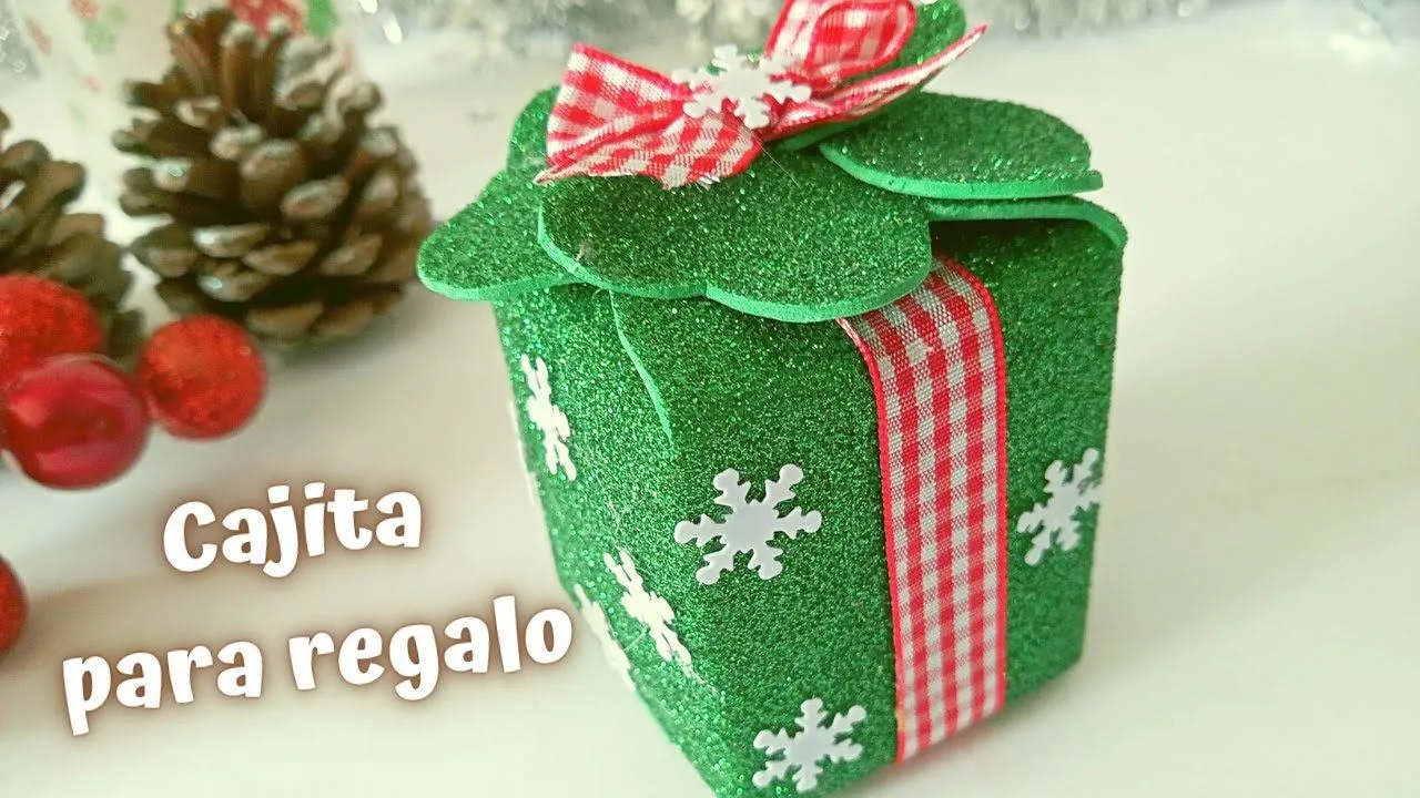 Cómo hacer Cajitas para dulces o regalo con Foami, ideas navideñas 2022 - YouTube Cómo hacer Cajitas para dulces o regalo con Foami, ideas navideñas 2022 - YouTube