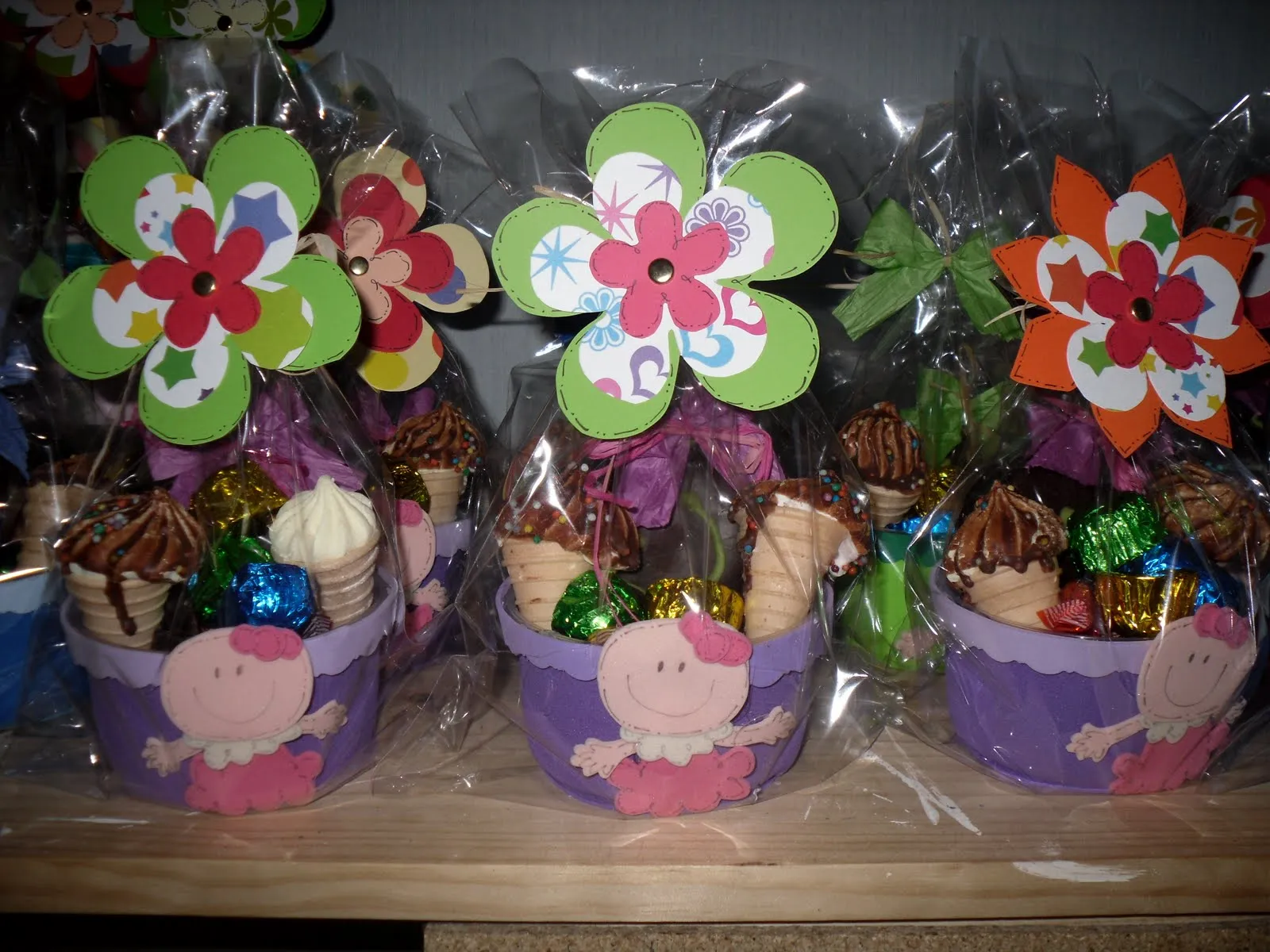 Cajitas de goma eva para cumpleaños infantiles - Imagui Cajitas de goma eva para cumpleaños infantiles - Imagui
