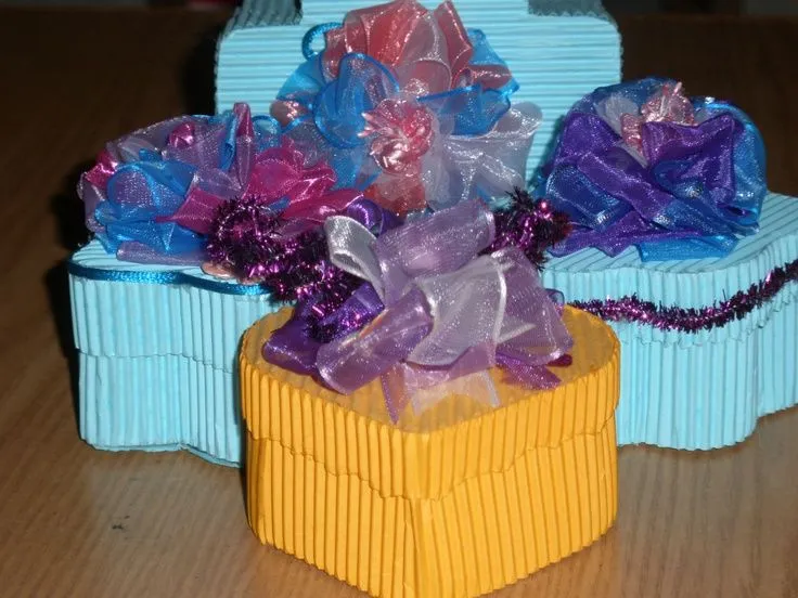Cajitas de papel corrugado. Derechos Reservados. | SOUVENIRS PARTY ...