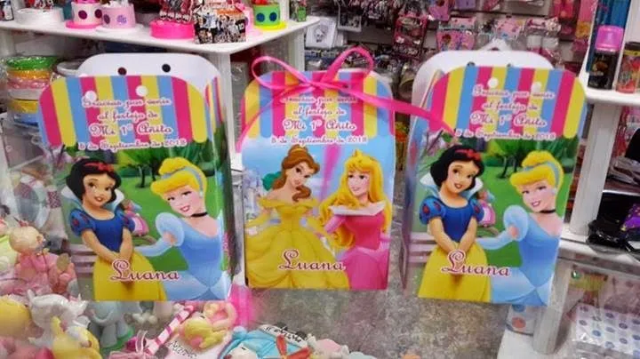 Cajitas como souvenirs de cumpleaños infantiles con personajes ... Cajitas como souvenirs de cumpleaños infantiles con personajes ...