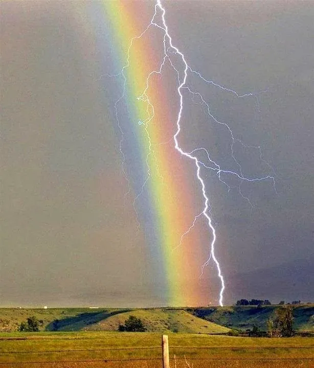 Cajón de Sastre Misterioso: Relámpago y arcoiris juntos ...