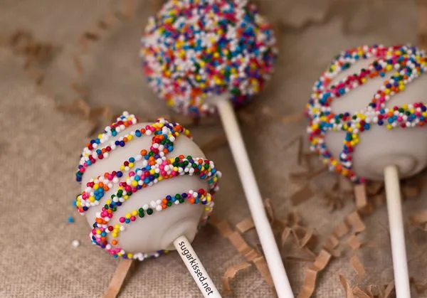 Cake pops ¡tartas en piruletas! | PequeRecetas