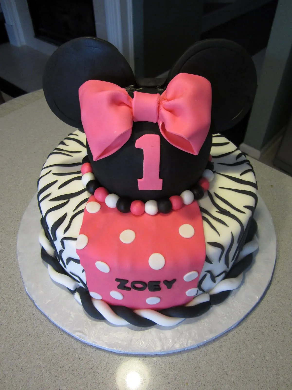 Cakes By Nancy: Minnie Mouse in Zebra Print Cakes By Nancy: Minnie Mouse in Zebra Print