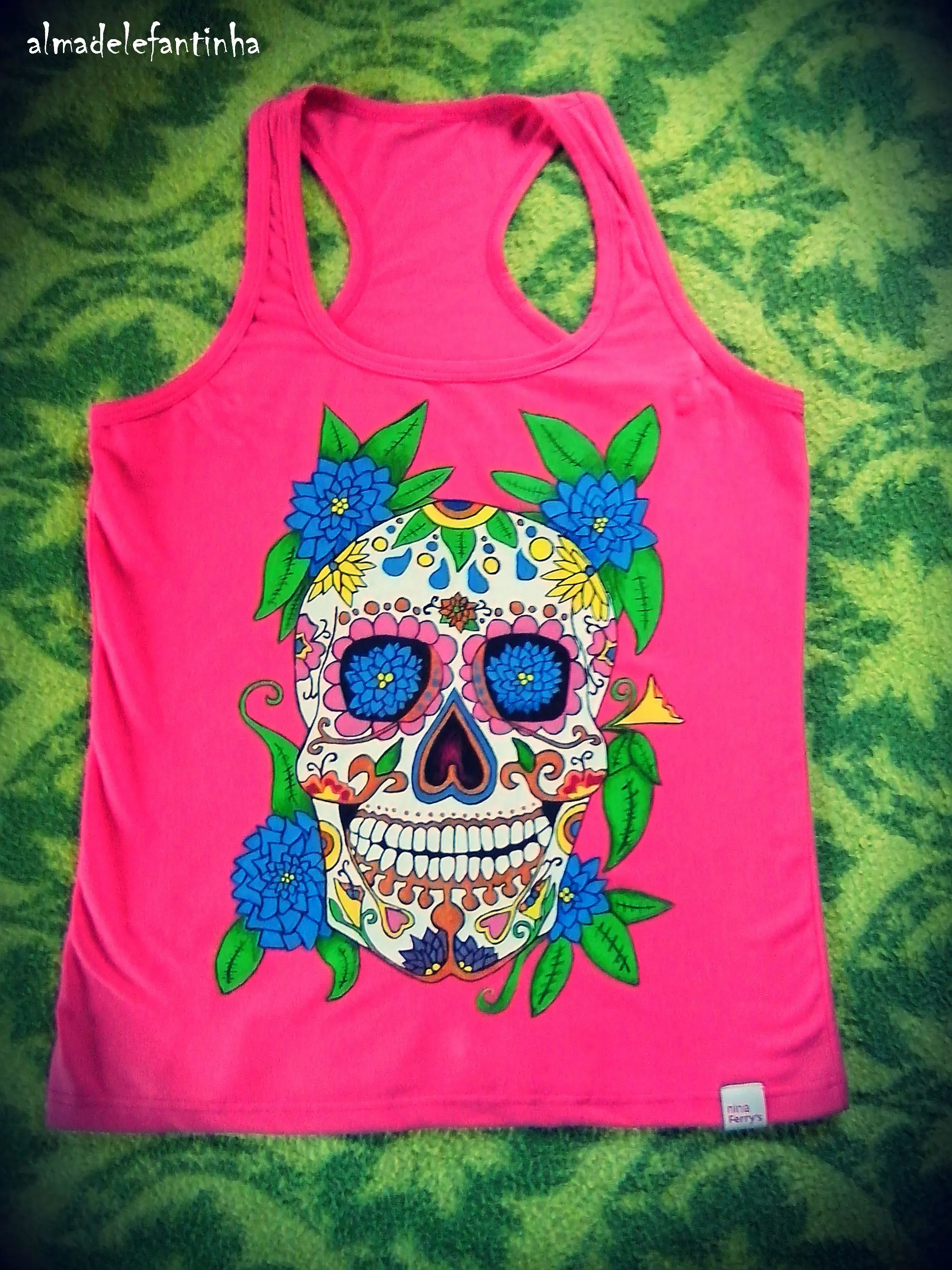 Calavera Mexicana. Camisetas pintadas a mano | Almadelefantinha