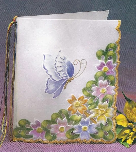 flores en papel pergamino | Aprender manualidades es facilisimo.com