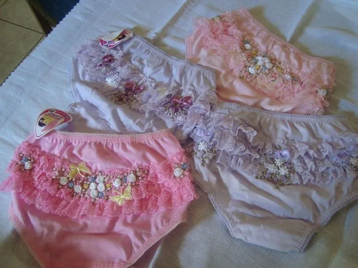 calcinha bordadas em rococo,,e flores de fitas,, | artes da celia ... calcinha bordadas em rococo,,e flores de fitas,, | artes da celia ...