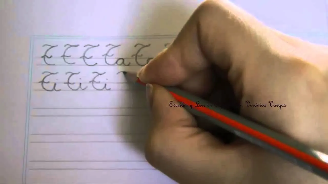 Caligrafía: Cómo escribir la letra t mayúscula con las vocales - YouTube Caligrafía: Cómo escribir la letra t mayúscula con las vocales - YouTube