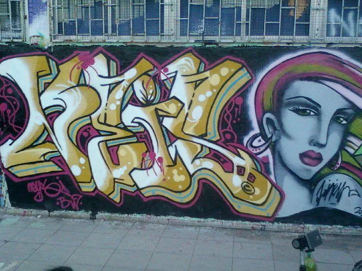 Graffitis: La etiqueta urbana que llevan los medios de transporte | Entre  Calles y Andenes