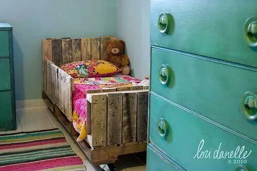 Cama cuna hecha de paletas | Reciclado paletas y maderas | Pinterest Cama cuna hecha de paletas | Reciclado paletas y maderas | Pinterest