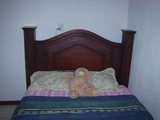 Cama matrimonial de madera estilo rustico y colchon - Grecia ... Cama matrimonial de madera estilo rustico y colchon - Grecia ...