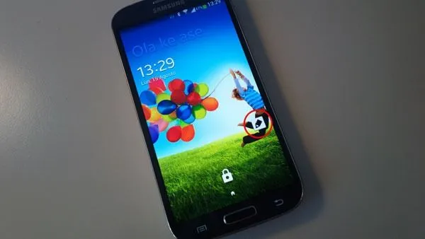 Cómo cambiar el mensaje de inicio en el Samsung Galaxy S4 ...