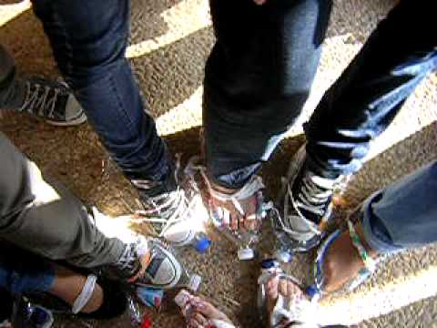Como hacer unos zapatos con botella de plastico - Imagui