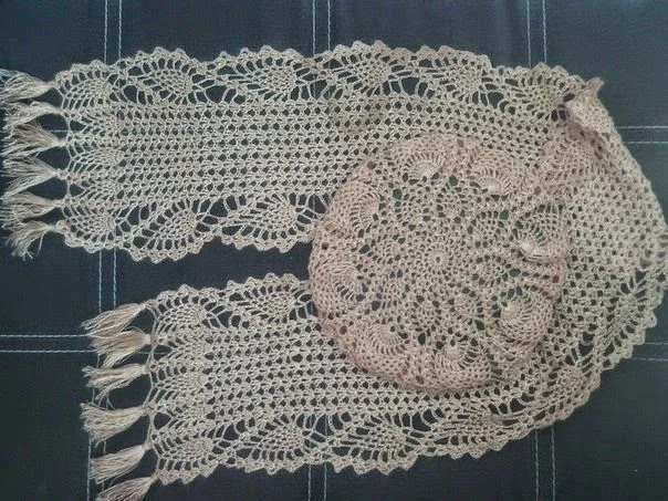 Camino de mesa y almohadón tejidos al crochet - con esquemas ... Camino de mesa y almohadón tejidos al crochet - con esquemas ...