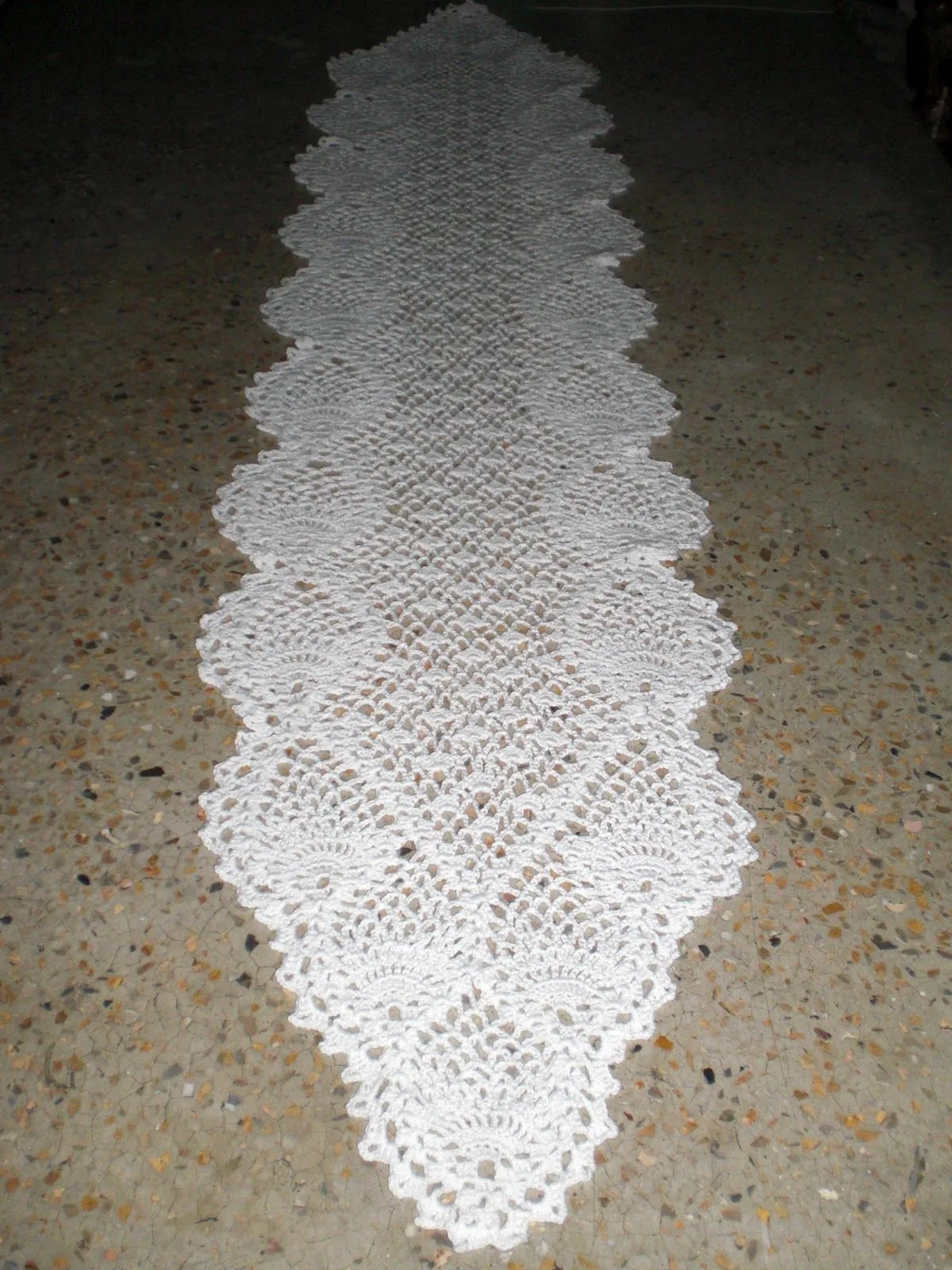 Para mi hna! (camino de mesa - piñas) | . . .amor con crochet se paga! Para mi hna! (camino de mesa - piñas) | . . .amor con crochet se paga!