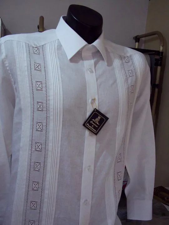 Camisas y Guayaberas Pablo Romo: Hermosos Bordados y Calados Camisas y Guayaberas Pablo Romo: Hermosos Bordados y Calados