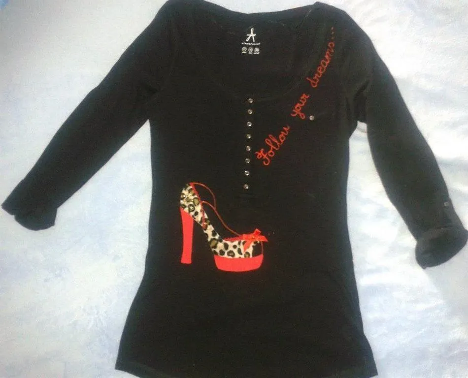 camiseta decorada con tela | Aprender manualidades es facilisimo. camiseta decorada con tela | Aprender manualidades es facilisimo.