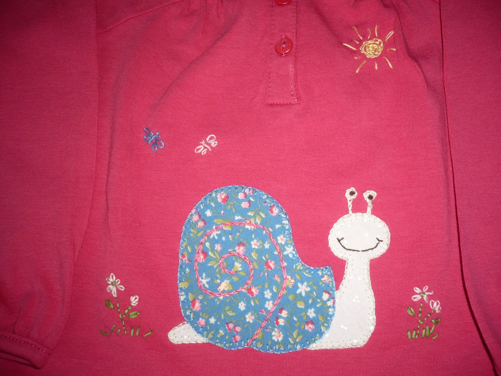 Una camiseta de patchwork con un caracol para una peque. Favorecen ... Una camiseta de patchwork con un caracol para una peque. Favorecen ...