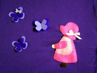 ... : Camiseta SILUETA NIÑA rosa MARIPOSAS moradas sobre morado ... : Camiseta SILUETA NIÑA rosa MARIPOSAS moradas sobre morado