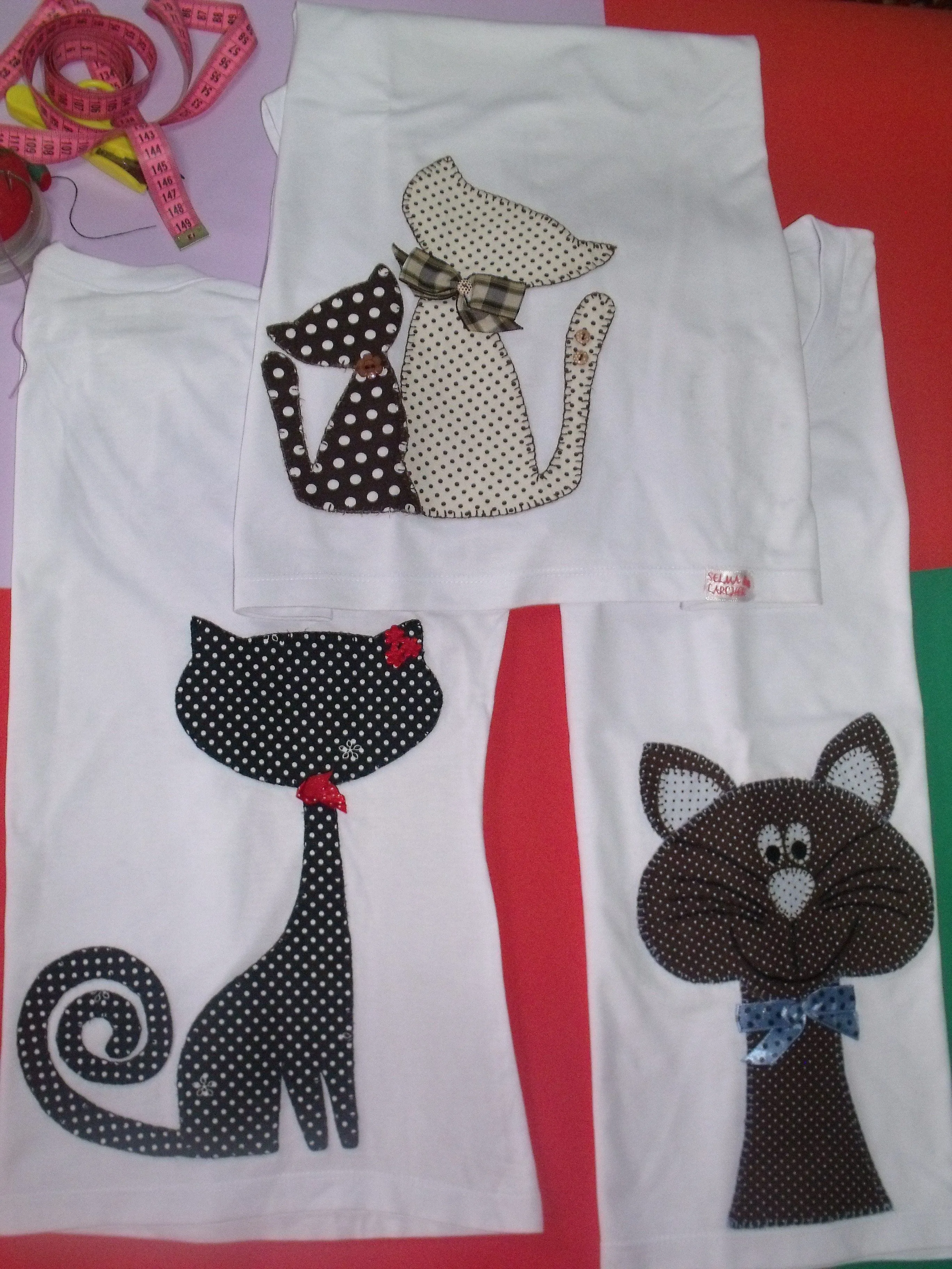 Pin Fotos De Apliques Flores En Crochet Para Gorros Bufandas Sacos ...