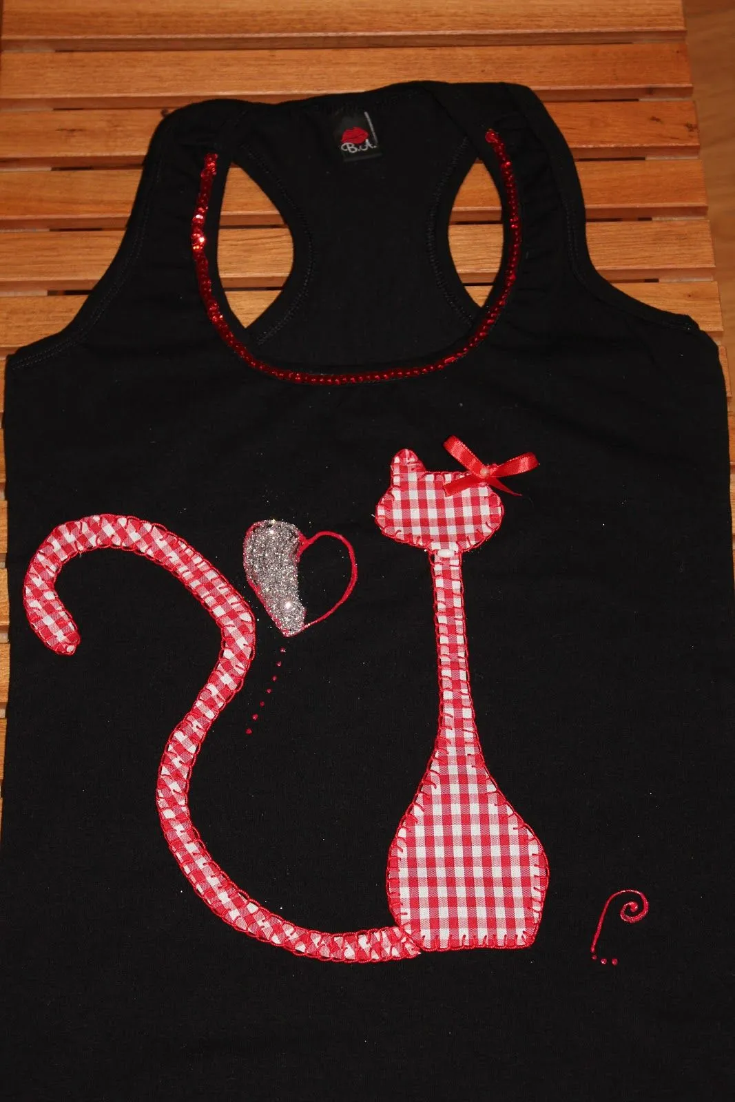 Camisetas decoradas con Patchwork, lentejuelas y pintura, para ... Camisetas decoradas con Patchwork, lentejuelas y pintura, para ...