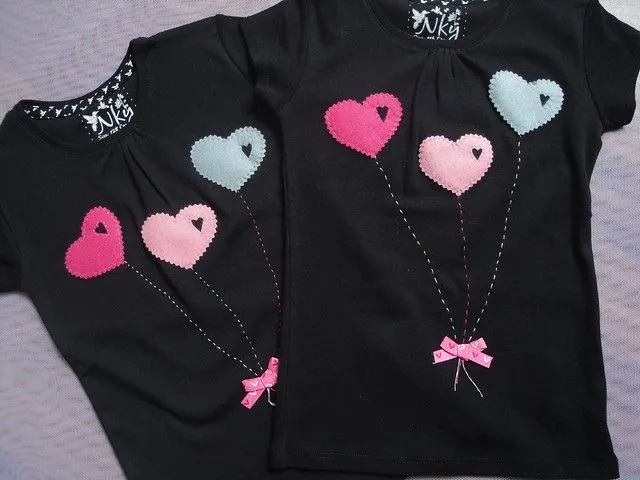 Blusas decoradas con flores de tela - Imagui Blusas decoradas con flores de tela - Imagui