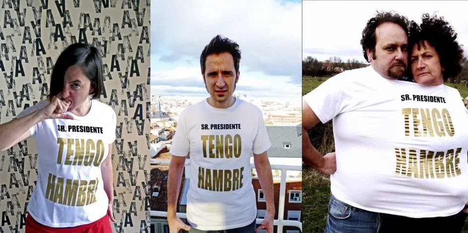 Camisetas con un mensaje para Rajoy en negro y dorado: "Sr ... Camisetas con un mensaje para Rajoy en negro y dorado: "Sr ...