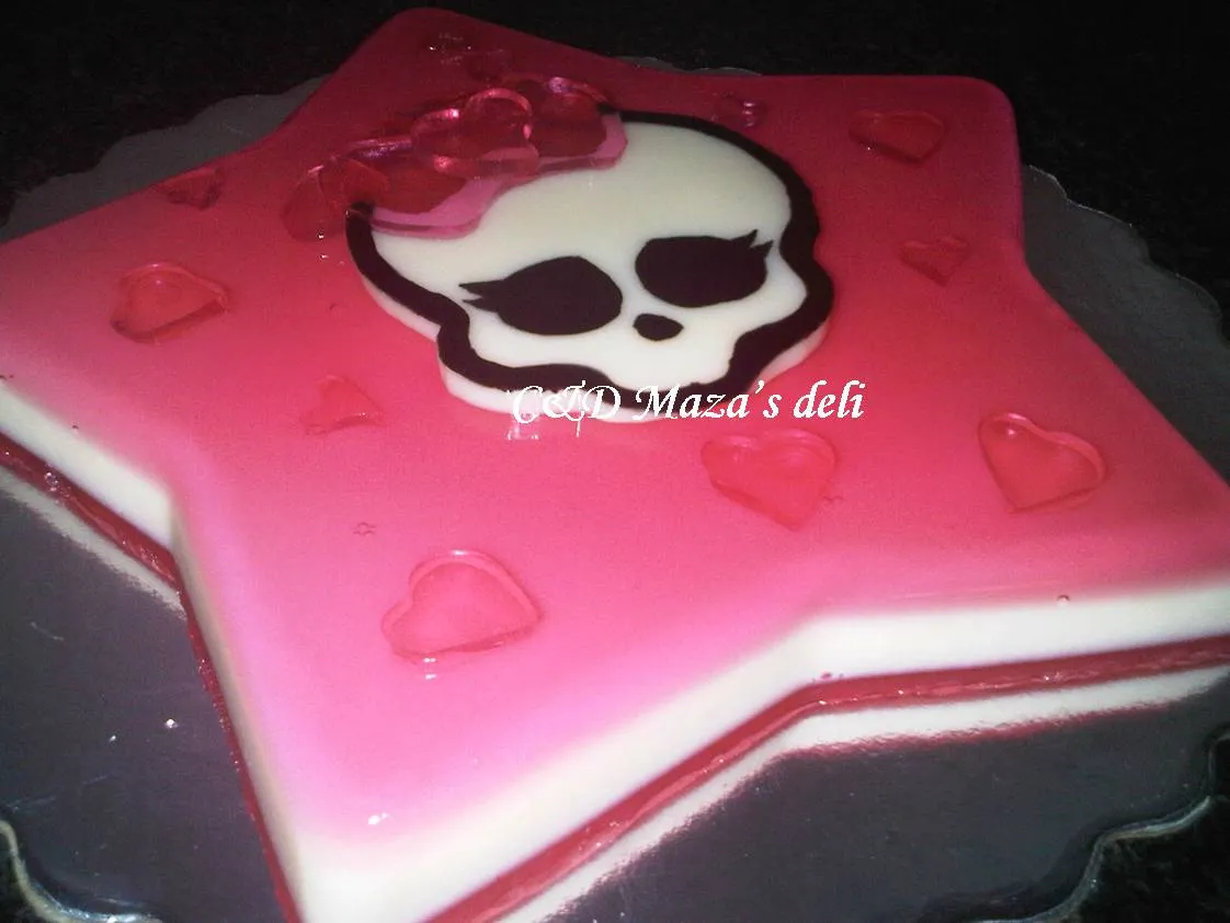 C&D Mazas Deli: Torta Monster High, gelatina y galletero