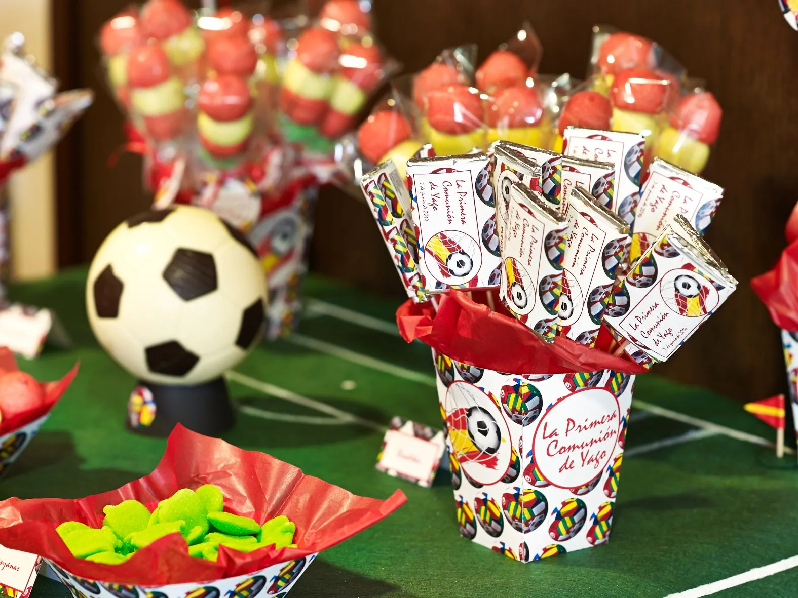 campo de fútbol | Celebralobonito: Banderines y decoración para ... campo de fútbol | Celebralobonito: Banderines y decoración para ...