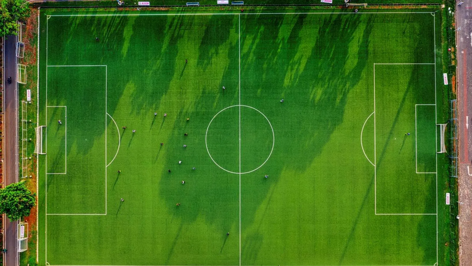 Campos de Fútbol: Qué Son, Cuánto Miden y Tipos | CeleBreak Campos de Fútbol: Qué Son, Cuánto Miden y Tipos | CeleBreak