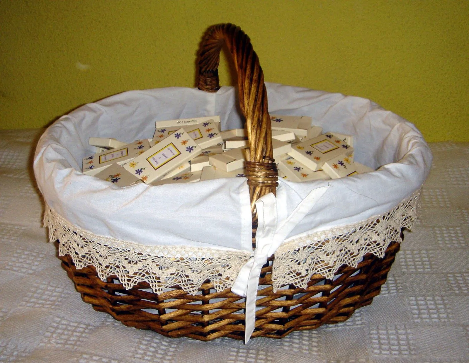 Cestos de mimbre decorados - Imagui