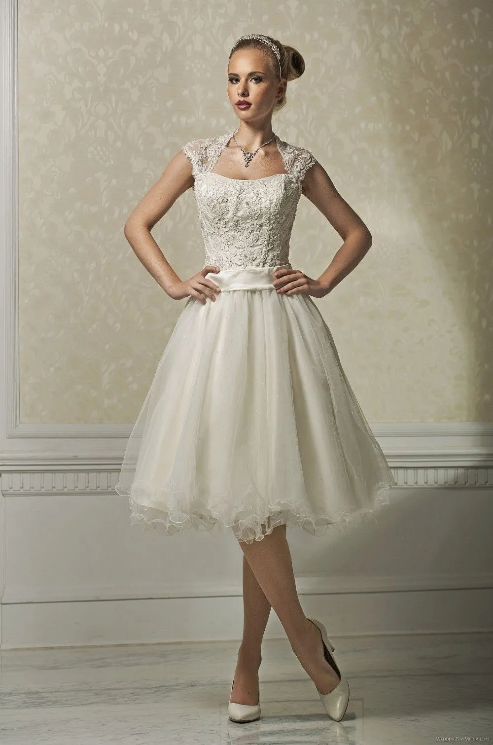 Cap manga rodilla longitud de los vestidos de novia corto con ... Cap manga rodilla longitud de los vestidos de novia corto con ...