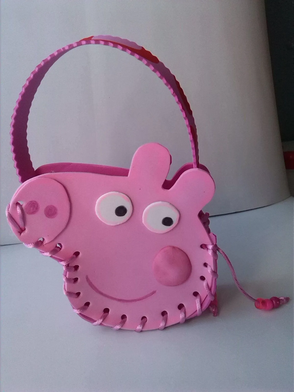 Capinenas y otras cosas de fieltro,goma eva,alambre de aluminio ...