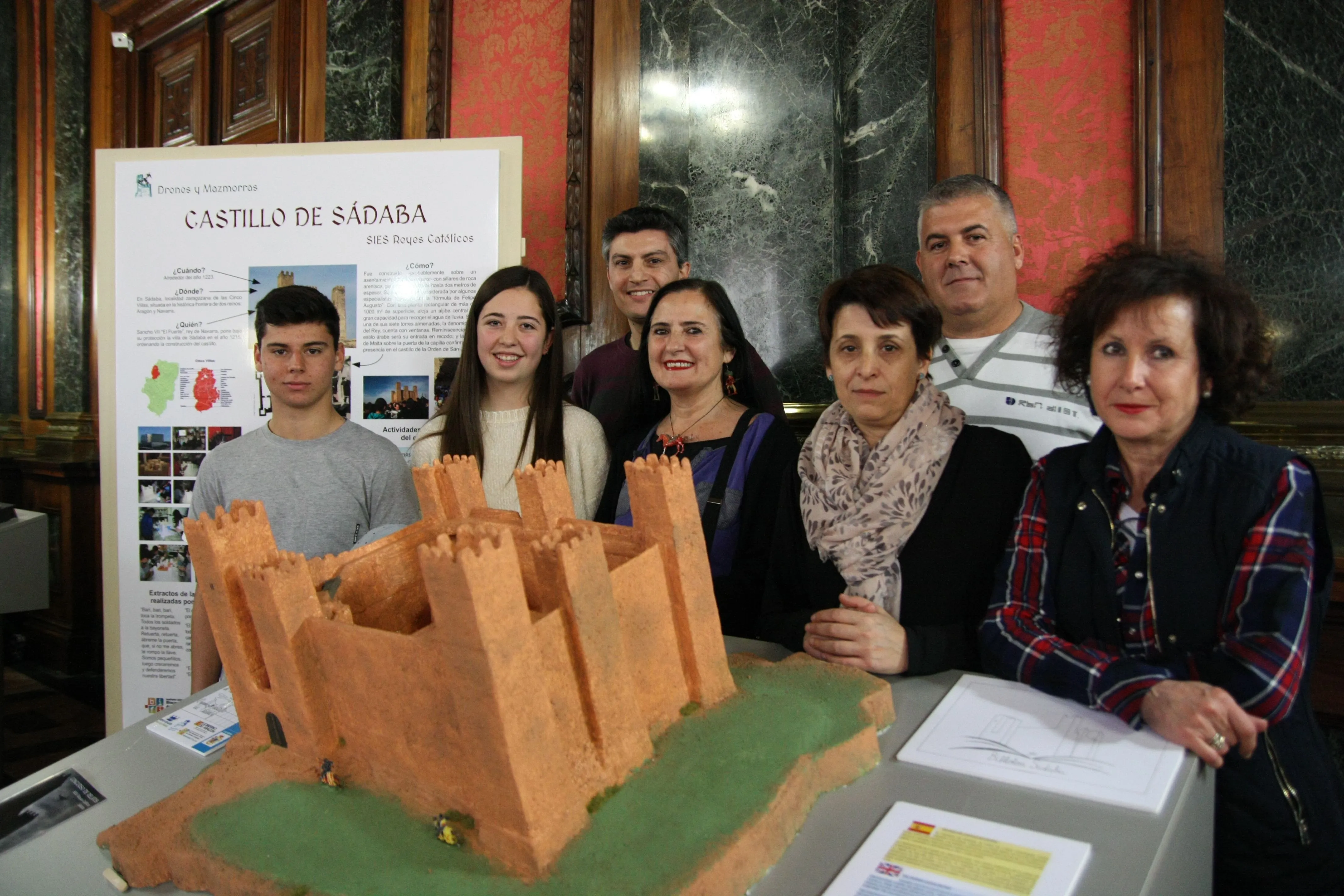 Capitanía exhibe las maquetas de ocho castillos de Aragón, realizadas por  estudiantes en el proyecto “Drones y Mazmorras” | Universidad de Zaragoza