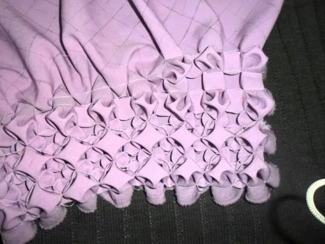 capitone globitos.avi | smocking | Pinterest