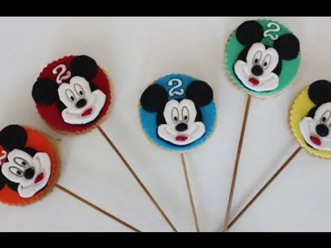 Cara Mickey Mouse para galletas, tartas, etc. - YouTube Cara Mickey Mouse para galletas, tartas, etc. - YouTube