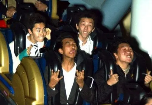 Caras de idiotas japoneses - Fotos de personas - Humor12.com Caras de idiotas japoneses - Fotos de personas - Humor12.com