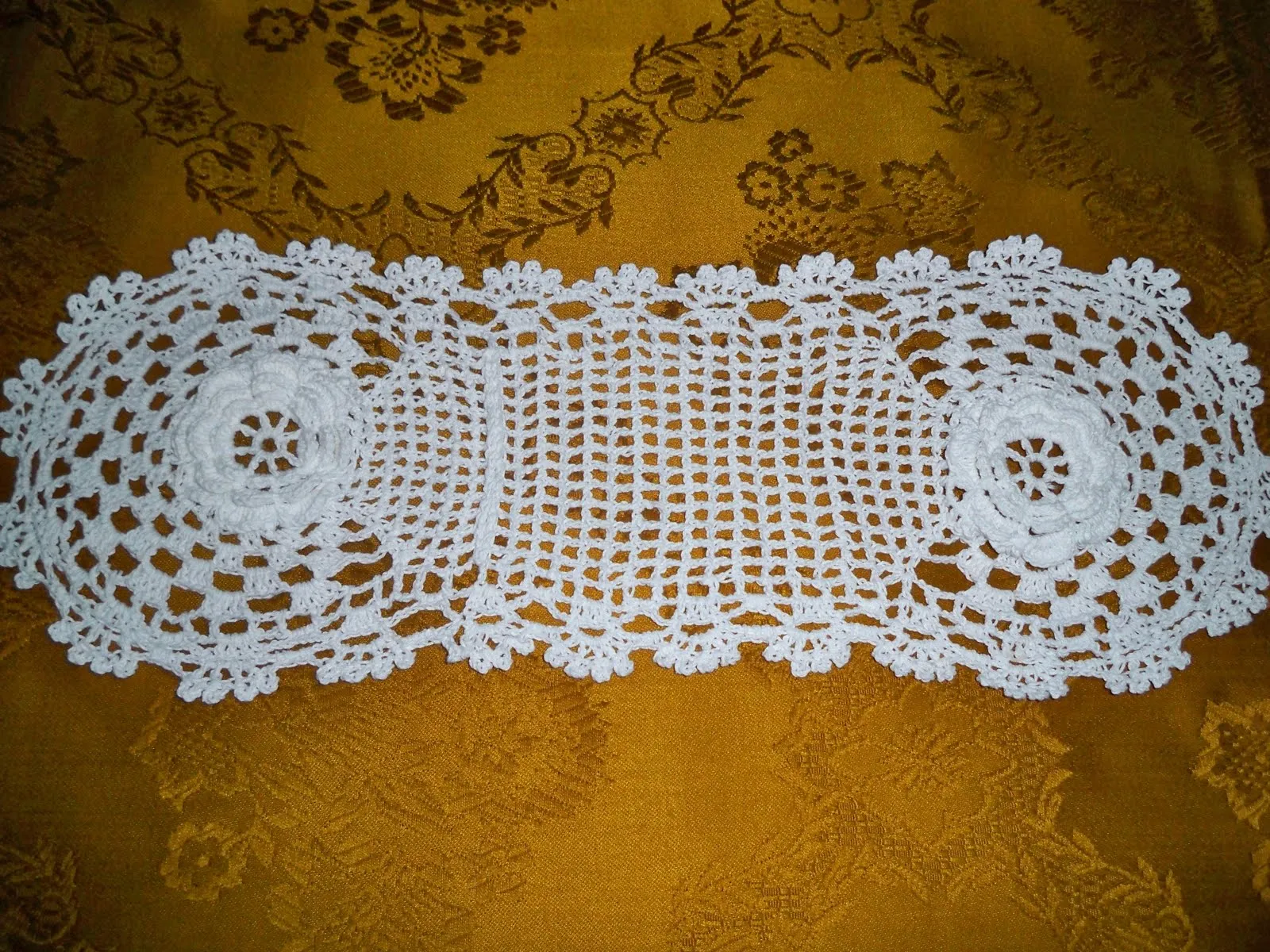 CARMEN FELICIDAD: Juego de Baño con motivos de rosas en crochet CARMEN FELICIDAD: Juego de Baño con motivos de rosas en crochet