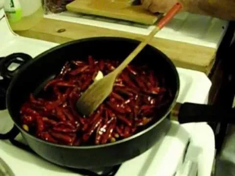 carne de puerco en chile rojo - YouTube