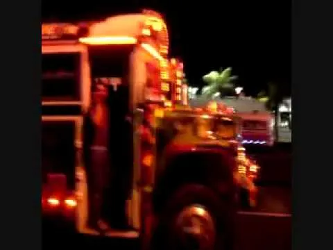 Carrera ilegales De Buses Modificados - Panama Fashions Bus ...