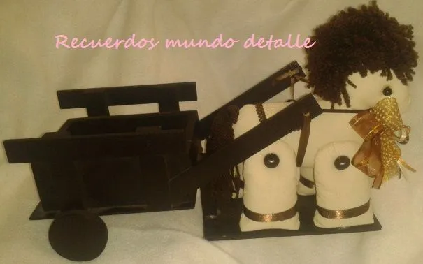 Carreta de madera con caballo de manta | adornos de mesa | Pinterest Carreta de madera con caballo de manta | adornos de mesa | Pinterest
