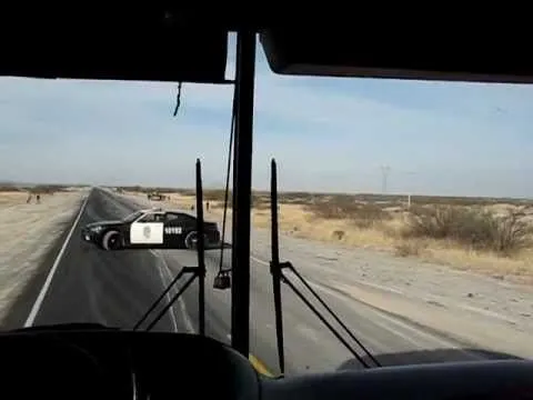 Carretera Saltillo-Torreon accidente de trailer volcado - YouTube
