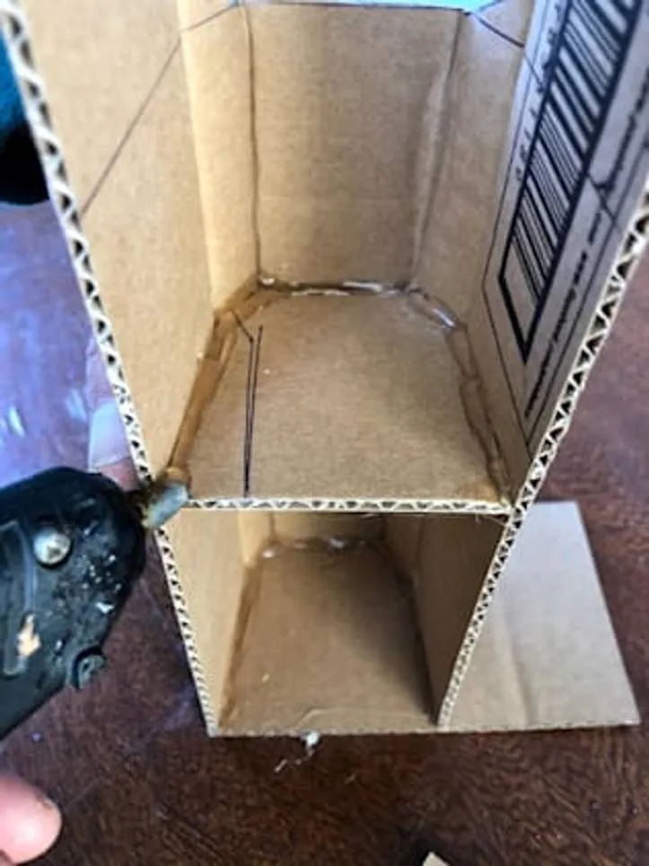 Cómo Hacer un Carro con una Caja de Cartón (30 Pasos Sencillos) | homify Cómo Hacer un Carro con una Caja de Cartón (30 Pasos Sencillos) | homify