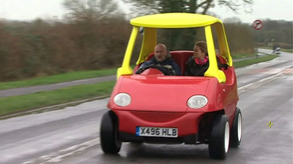 El carro de juguete que se convirtió en uno de verdad - BBC Mundo